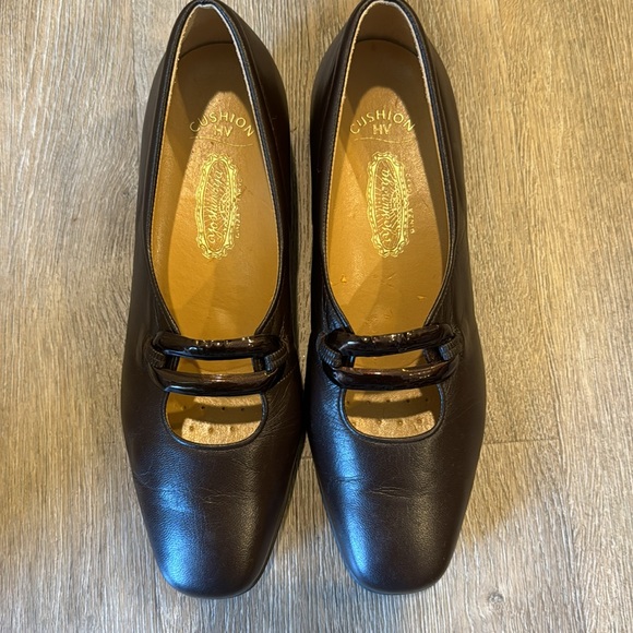 Ginza Yoshinoya Vintage Brown Leather Pumps - Picture 2 of 8